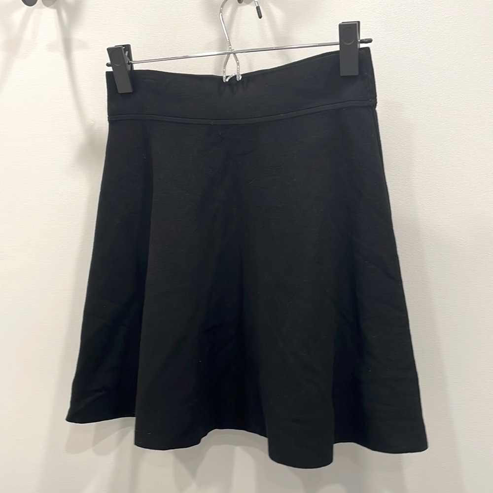 Barely worn theory knit circle skirt